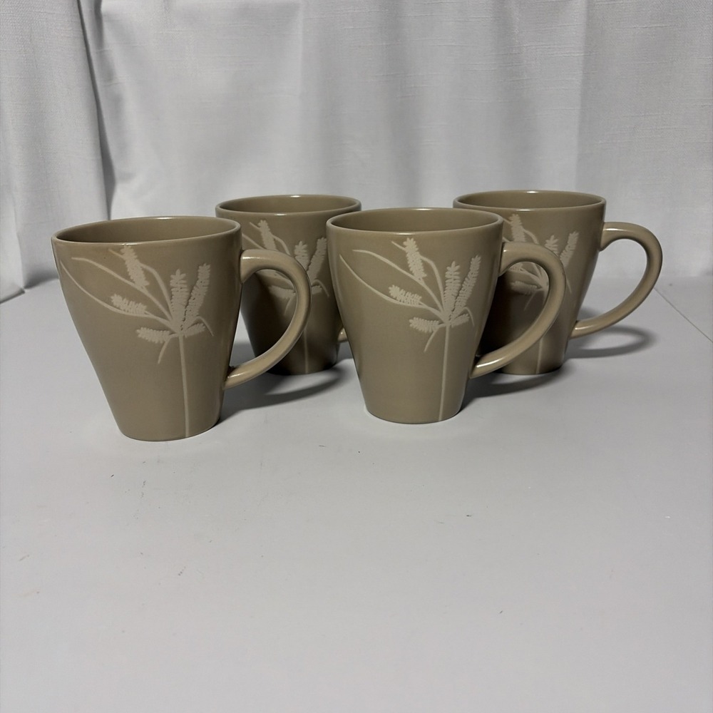 Mikasa Gourmet Basics Silver Tan Stoneware Coffee Mugs Set of 4 Botanical